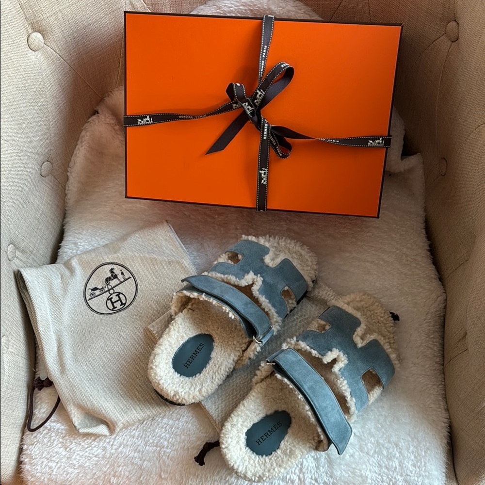 Hermès Shearling Sandals in Blue Suede - size 36